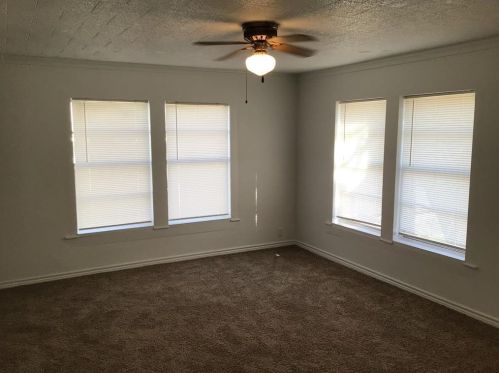 329 Ruth St, Denton, TX 76205-7220