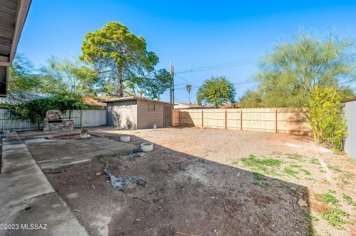 905 Prince Rd, Tucson AZ 85705-3025 exterior