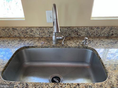 6766 Sycamore Park Dr, Haymarket VA  20169-2995 exterior