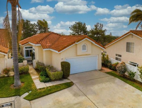 1341 Biada St, Vista, CA 92081-5019
