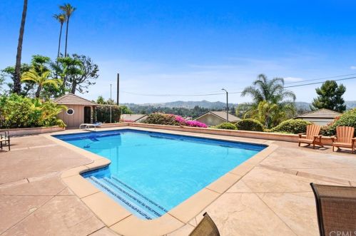 1056 Knollcrest Dr, Covina CA 91724-3435 exterior