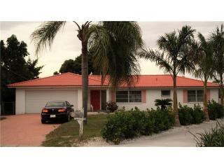 2481 Yorkshire Dr, Sarasota, FL 34231-4953