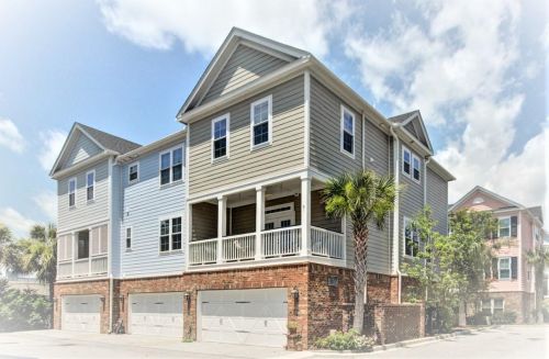 656 Coleman Blvd, Mount Pleasant SC  29464-4062 exterior