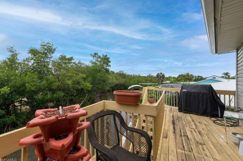 103 Tropical Shore Way, Fort Myers Beach FL  33931-3315 exterior