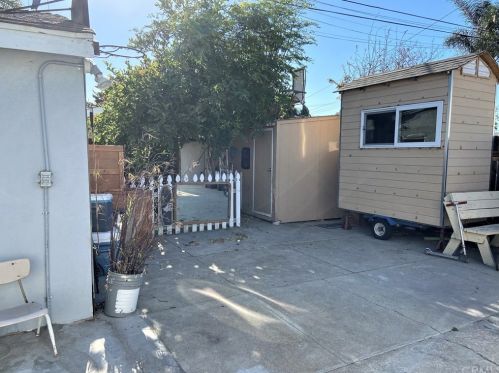 5931 Orange Ave, Long Beach CA  90805-3553 exterior