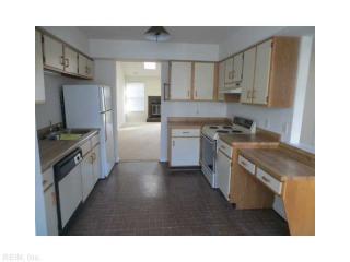 226 Ashridge Ln, Newport News VA  23602-8303 exterior