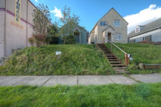2718 Walnut St, Everett WA  98201-3845 exterior