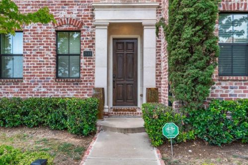 2111 Canton St, Dallas, TX 75201-5707