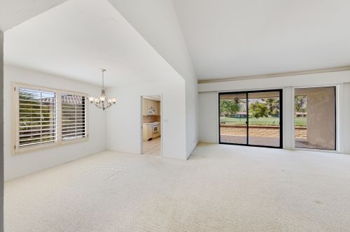 14 Seville Dr, Rancho Mirage CA  92270-3850 exterior