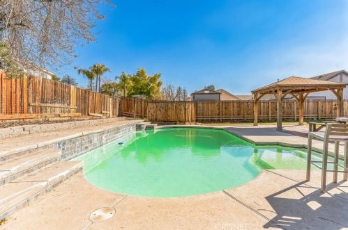 10016 Roehampton Ave, Bakersfield CA  93312-5348 exterior