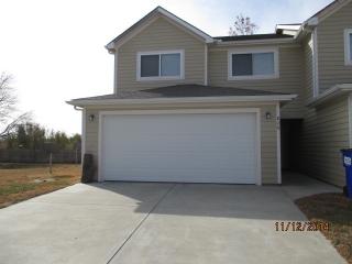 820 Whitetail Ct, Junction City KS  66441-4907 exterior