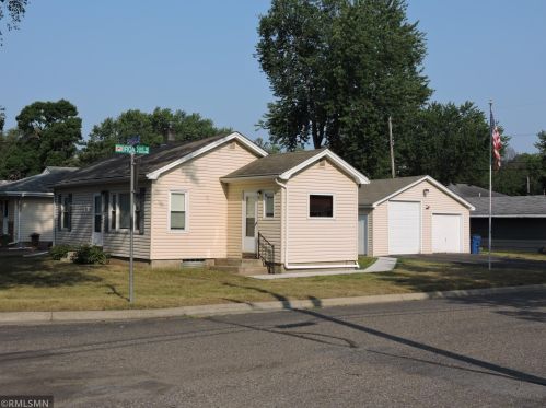 615 Hugo St, Minneapolis, MN 55432-1632