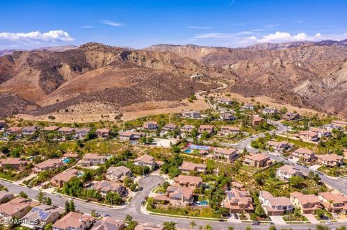 3824 Doheney Ct, Simi Valley CA  93063-0208 exterior