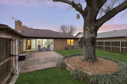 1502 Meadow Glen St, Richardson TX  75081-2541 exterior