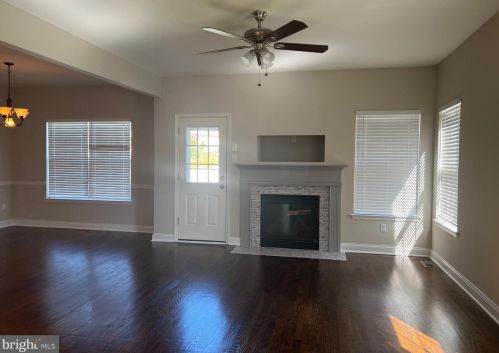 124 Sequoia Dr, Berlin Boro NJ  08009-1427 exterior