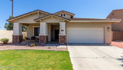 6977 Stadium Ct, Gilbert, AZ 85298-9163
