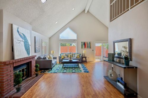 452 Glenmoor Cir, Milpitas, CA 95035-2947