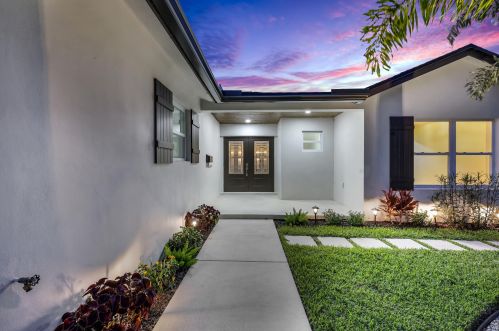 229 Cypress Dr, West Palm Beach, FL 33403-3432