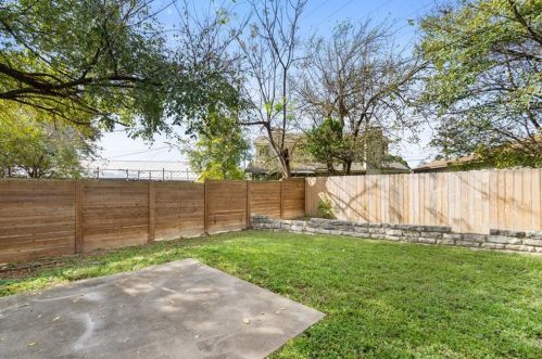 2416 Burleson Ct, Austin TX  78741-5603 exterior