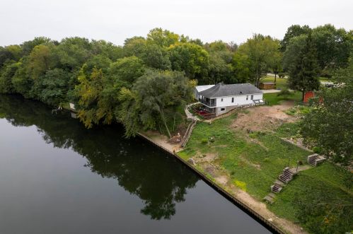 28241 Pennsylvania Ave, Elkhart, IN 46516-1512