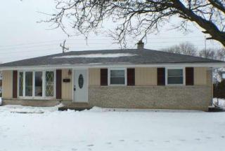 6066 Oakwood Ln, Greendale WI  53129-2527 exterior