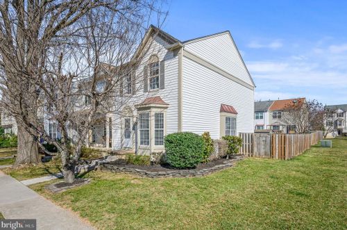 302 Hedgestone Ter, Leesburg VA  20176-4842 exterior