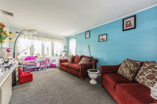 54 Ellison Ave, Westbury NY  11590-4213 exterior