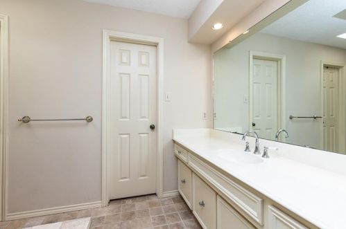 100 Bent Tree Ct, Irving TX 75061-4470 exterior