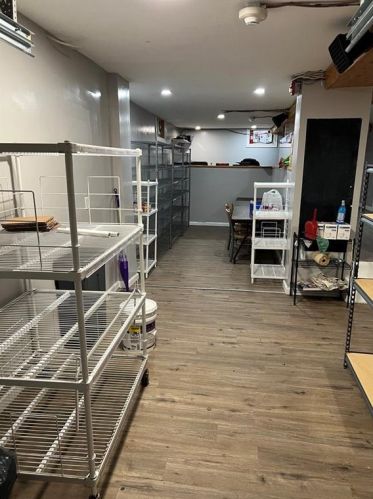 533 Branch Ave, Providence, RI 02904-2234