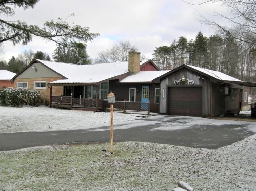 3154 Tamarack Dr, Hermitage, PA 16150-8553