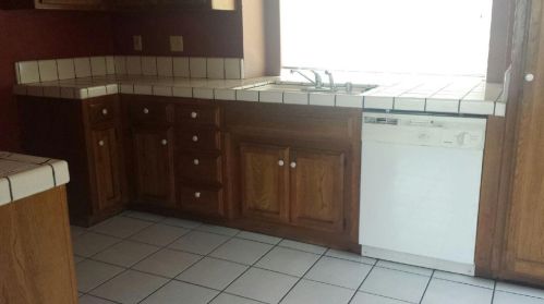 628 Twinleaf Dr, Bakersfield, CA 93308-5640