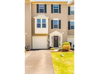 1078 Sparrow Way, Breinigsville, PA 18031-1662