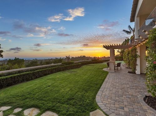 602 Bluff Ct, Encinitas, CA 92024-5836