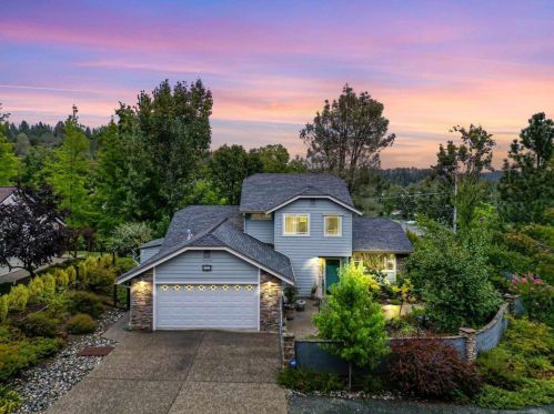 351 Glenwood Pines Ct, Grass Valley, CA 95945-7854