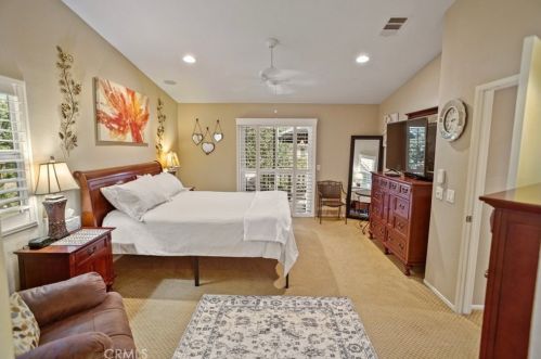 43652 Rialto Dr, Lancaster CA 93535-6156 exterior