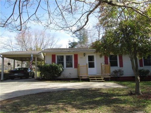 1408 Willow Rd, Hendersonville, NC 28739-8591