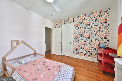 425 Gln Echo Rd, Philadelphia PA 19119-2915 exterior