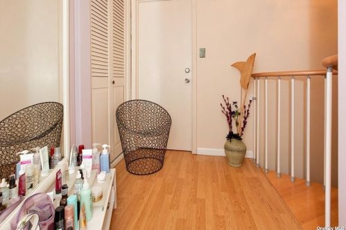 2481 6th St, Hempstead NY  11554-3115 exterior
