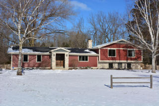 222 Thornapple Ln, Thiensville, WI 53092-6239