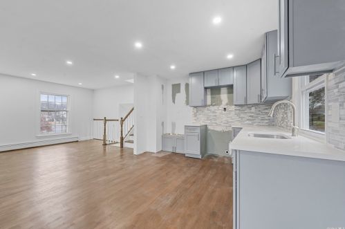 170 Cirrus Rd, Holbrook NY  11741-4407 exterior