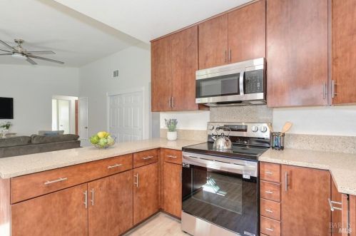 681 Seville Ln, Vacaville CA  95688-2044 exterior