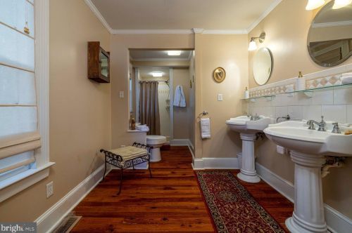 102 High St, Edinburg VA  22824-3084 exterior