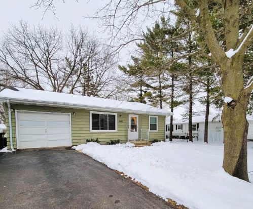1103 Gomer Dr, Beaver Dam, WI 53916-1217