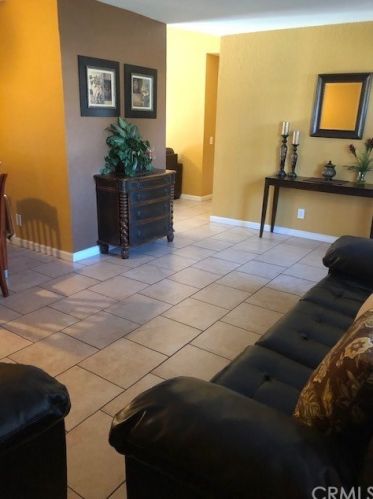 718 Idyllwild Ave, Rialto CA  92376-4816 exterior