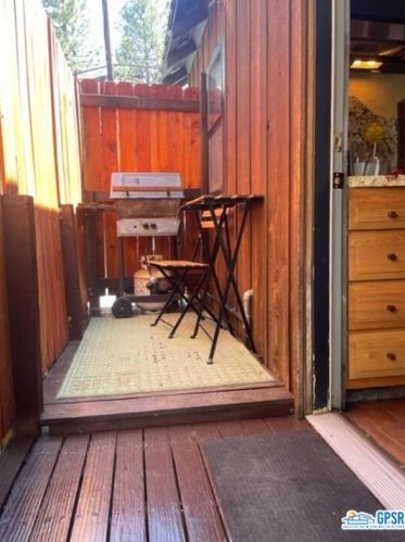 407 Garrick Way, Big Bear City CA  92314-8967 exterior