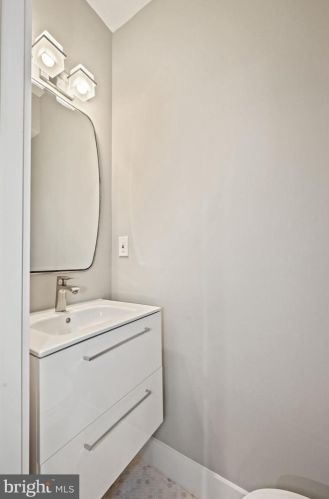 438 Kenyon St, Washington DC 20010-2915 exterior