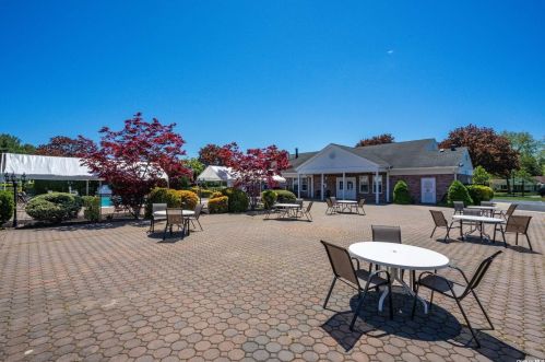 35 Standish Dr, Mount Sinai NY  11766-2621 exterior