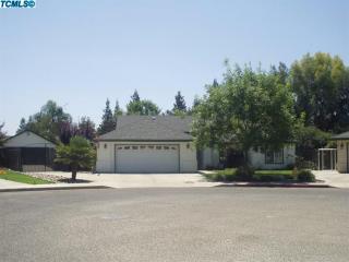 724 Vista Ct, Exeter, CA 93221-2355