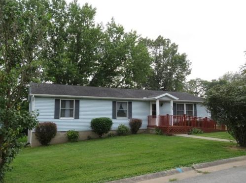 303 Kayrean Plz, Fairfax, OH 45133-8563