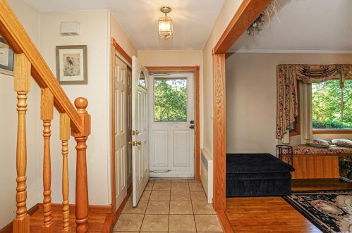 58 Liso Dr, Mount Sinai NY  11766-1917 exterior